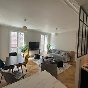 Lejlighed De, Paris