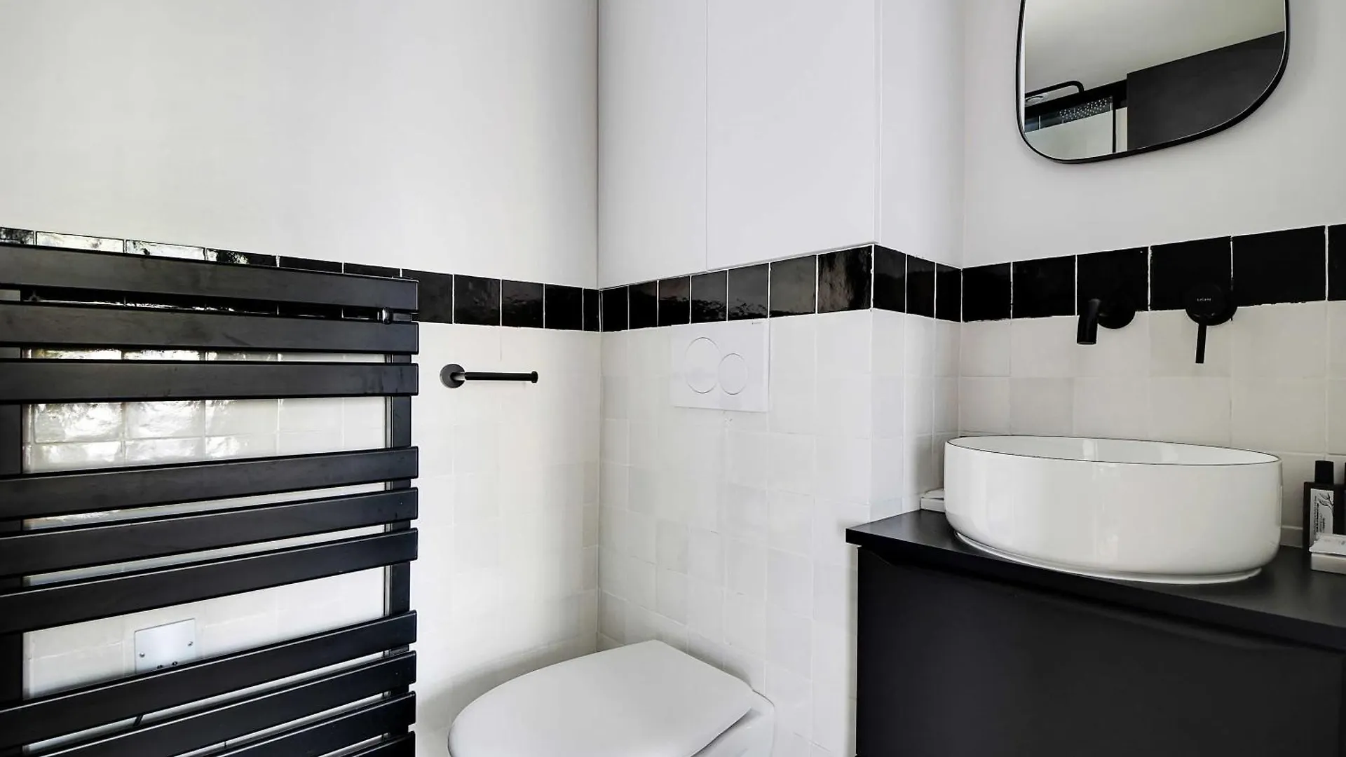 Entire Apartment Near The Eiffel Tower Paris 0*,  France
