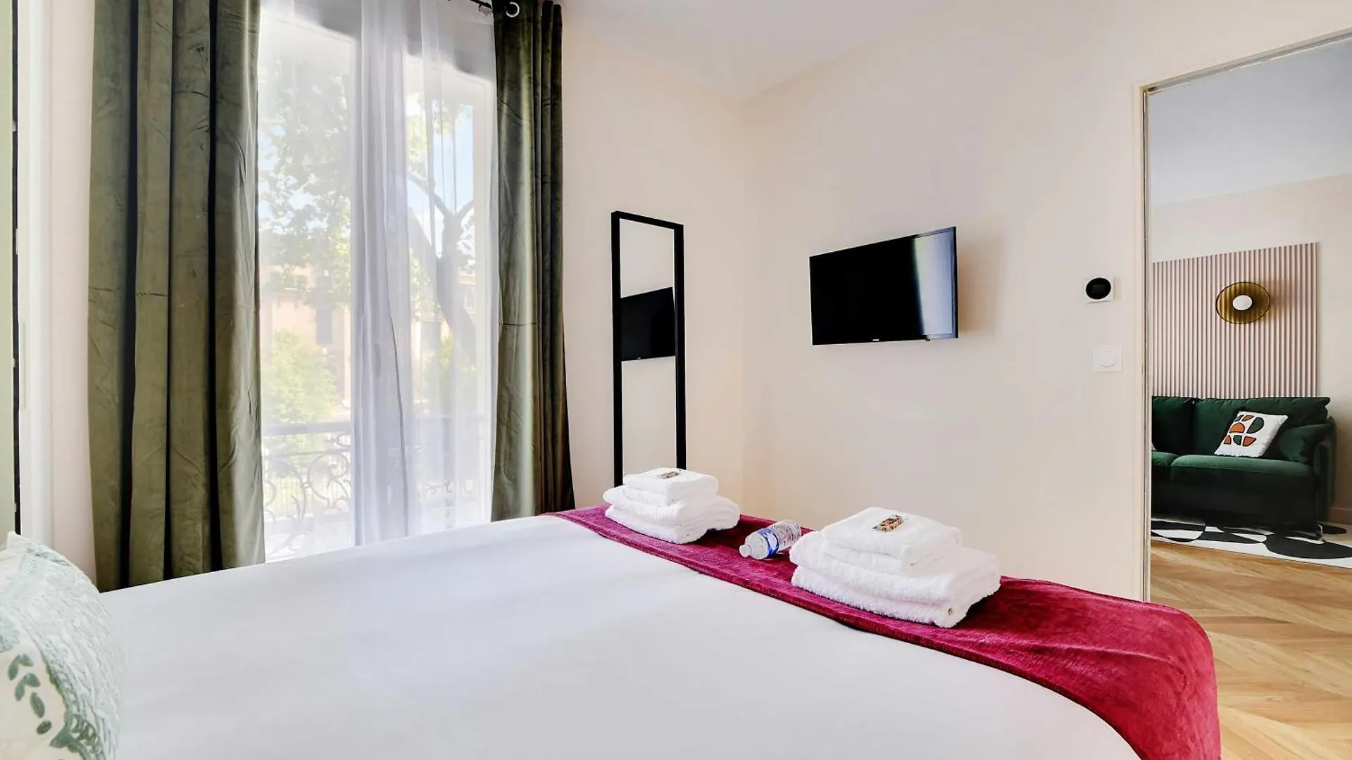 Entire Apartment Near The Eiffel Tower Paris 0*,  France